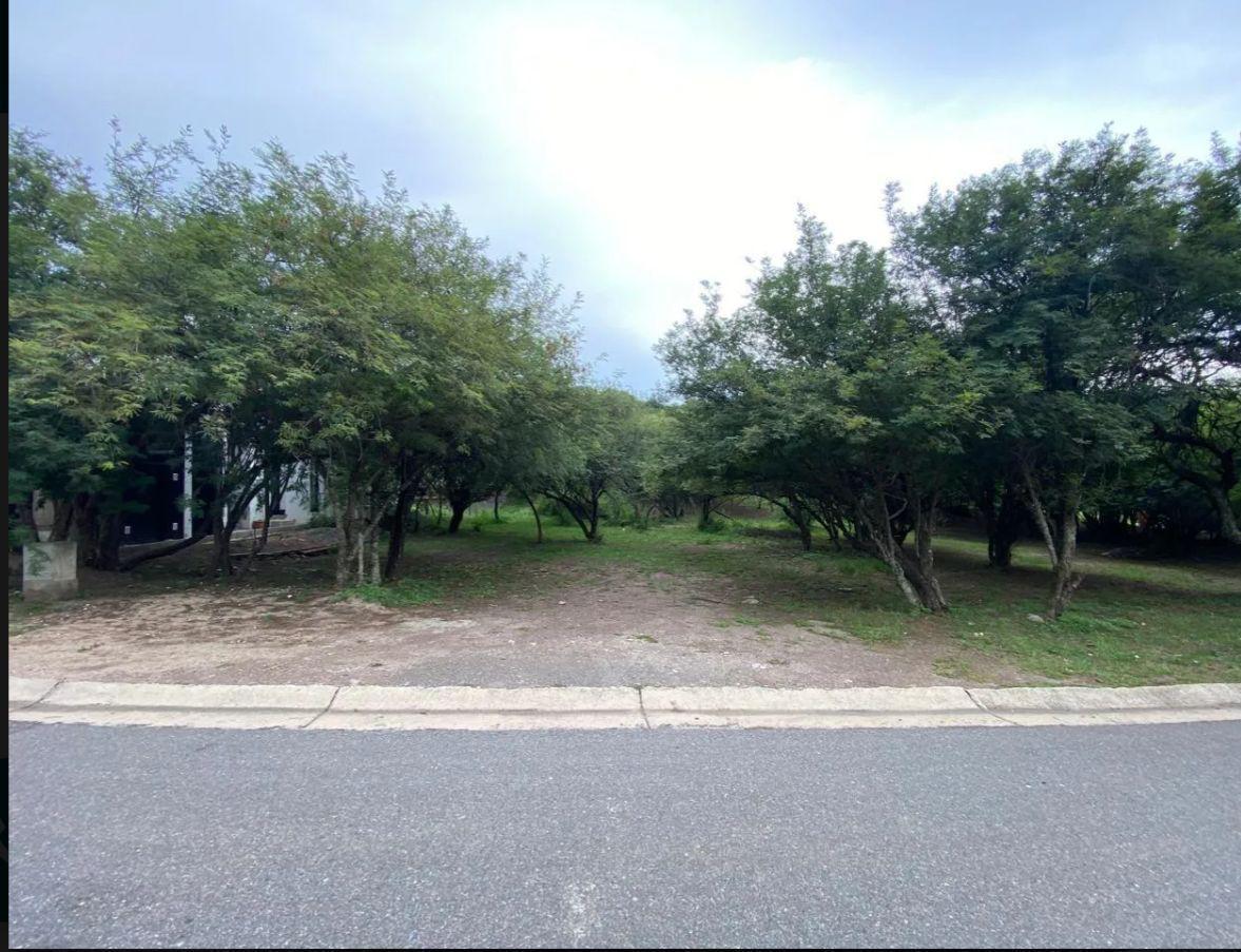 Venta! Lote en La Pakana! Pendiente 75 % plano!