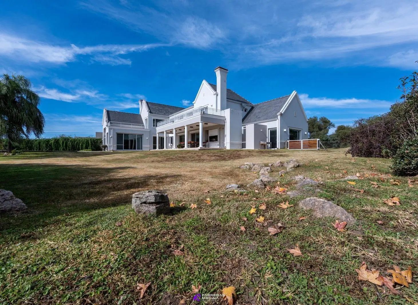 ¡Venta! ¡Casa en  Lomas de la Carolina! ¡Inmejorable Ubicación!  ¡Fondo al Golf y a la laguna! 3