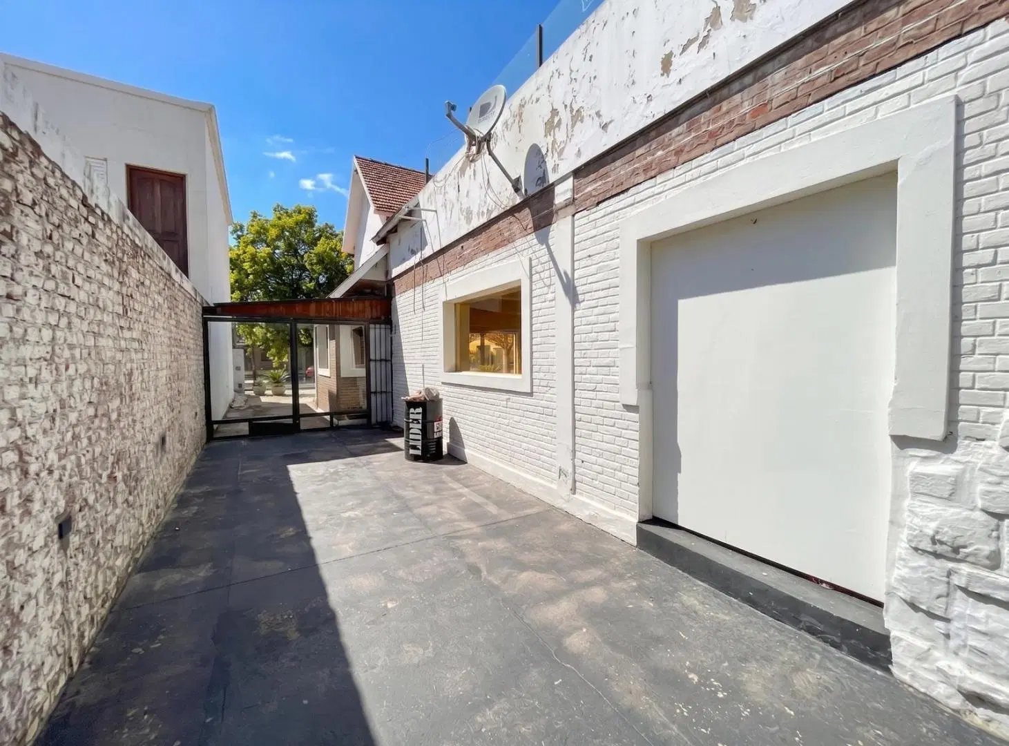 ¡VENTA! Hermosa casona APTA LOCAL COMERCIAL/GASTRONOMICO en el Cerro de las Rosas 5