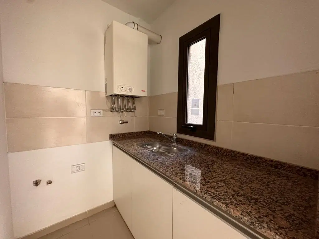 ¡VENTA! Dúplex en La Arbolada Hollywood -  2 Dormitorios ¡Muy Luminoso! 4