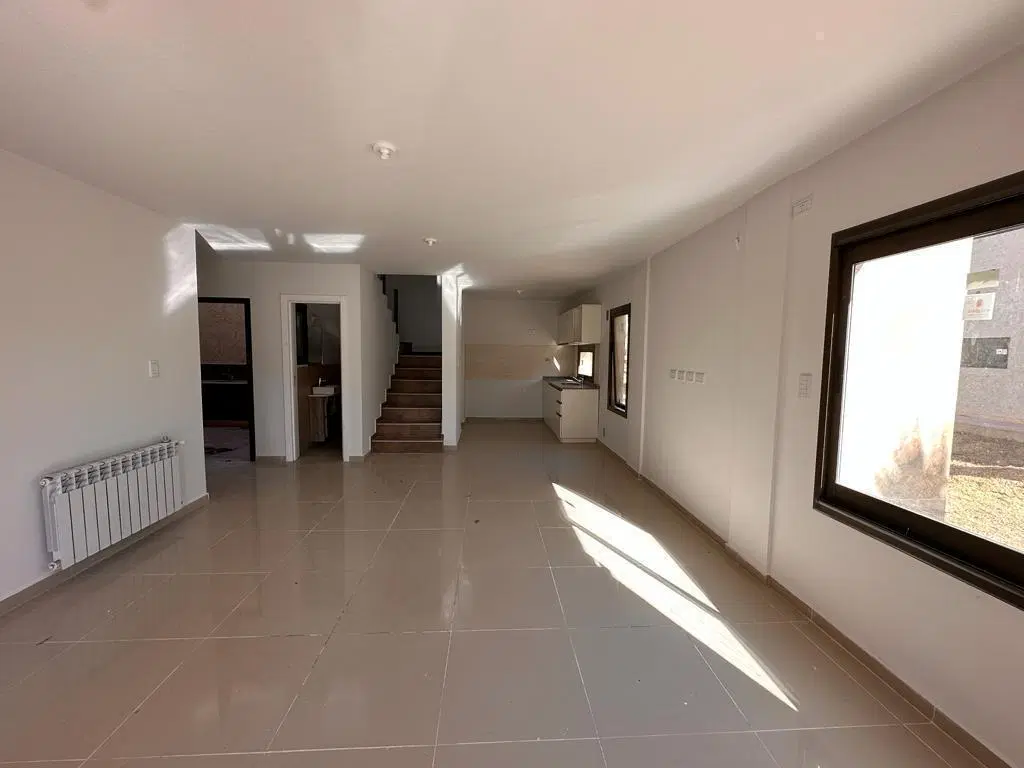 ¡VENTA! Dúplex en La Arbolada Hollywood -  2 Dormitorios ¡Muy Luminoso! 2
