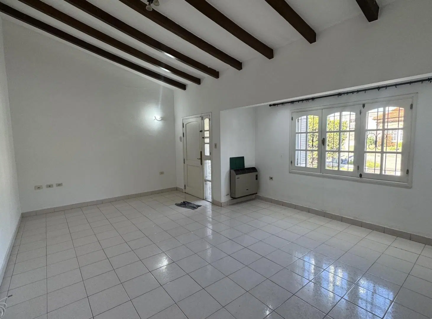 ¡Venta! Casa en Cerro De Las Rosas - 5 dormitorios ¡Con Escritura! 2