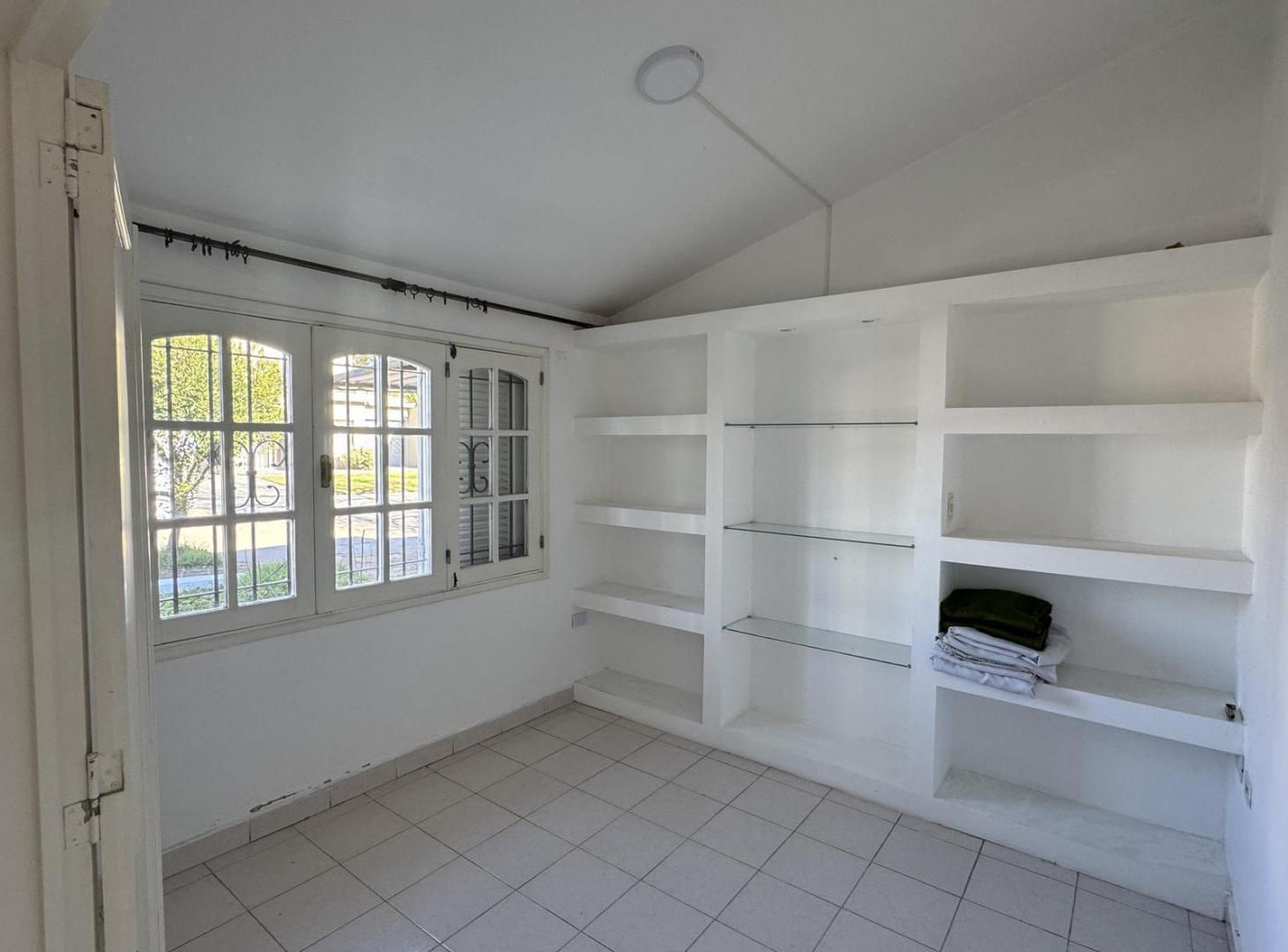 Foto de ¡Venta! Casa en Cerro De Las Rosas - 5 dormitorios ¡Con Escritura!, imagen 3