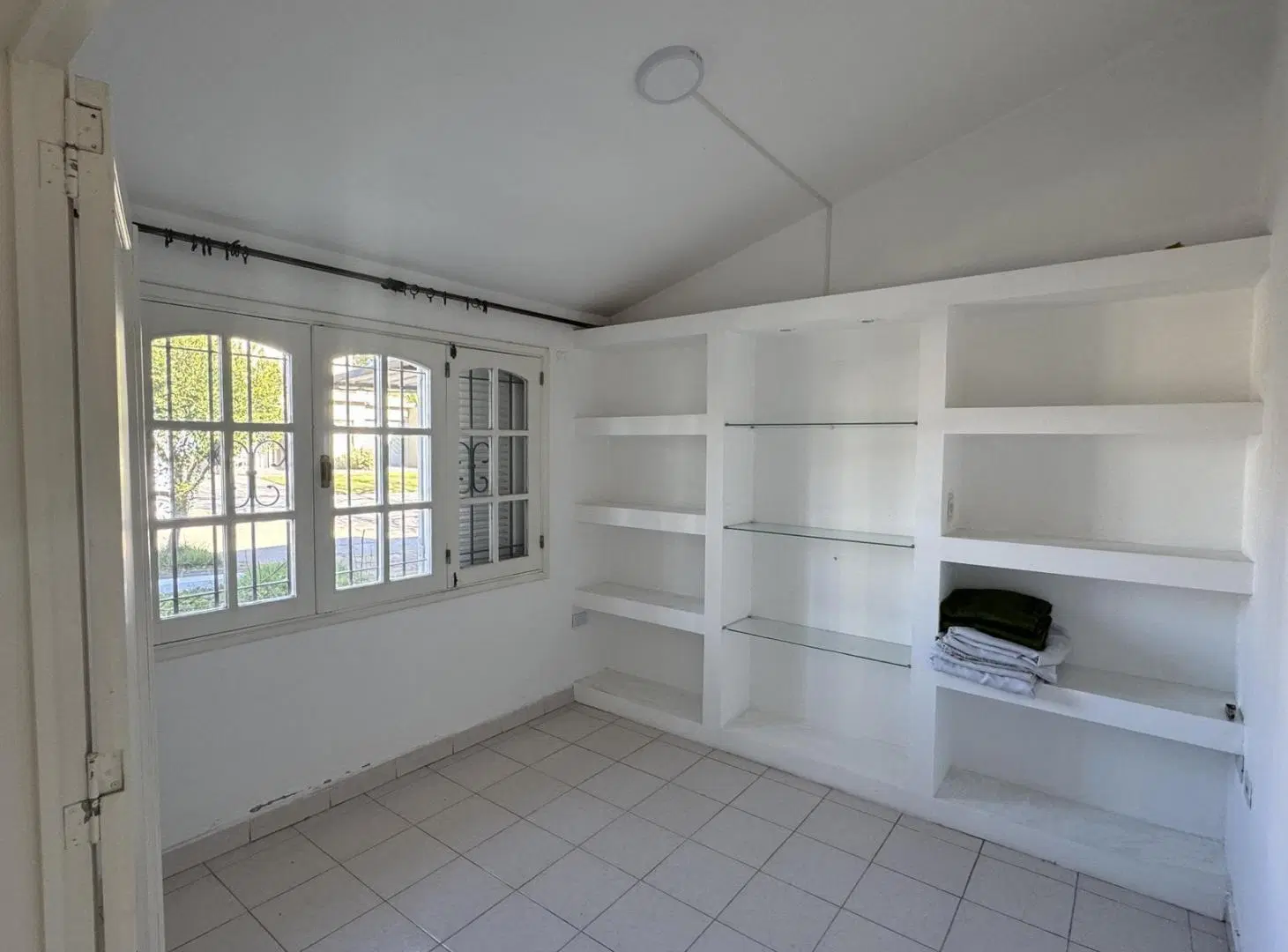 ¡Venta! Casa en Cerro De Las Rosas - 5 dormitorios ¡Con Escritura! 3