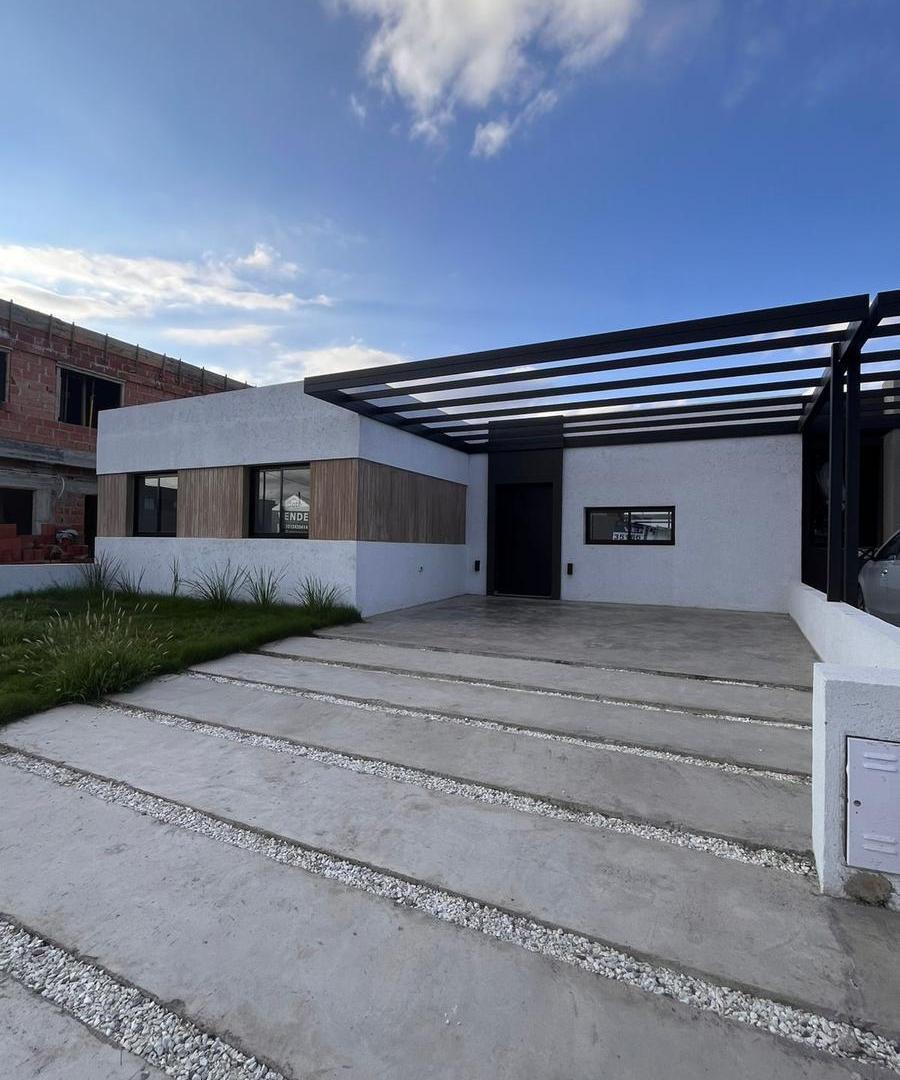 Foto de ¡OPORTUNIDAD! - Casa de 3 dormitorios en venta - Rincones de Manantiales ¡A Estrenar!, imagen 1