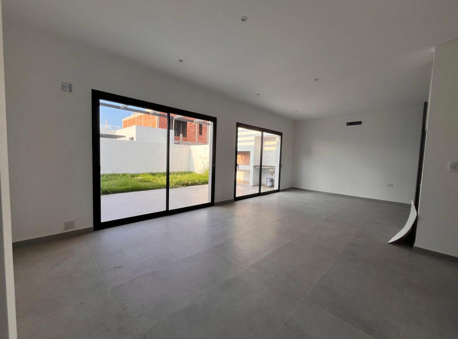 Foto de ¡OPORTUNIDAD! - Casa de 3 dormitorios en venta - Rincones de Manantiales ¡A Estrenar!, imagen 4