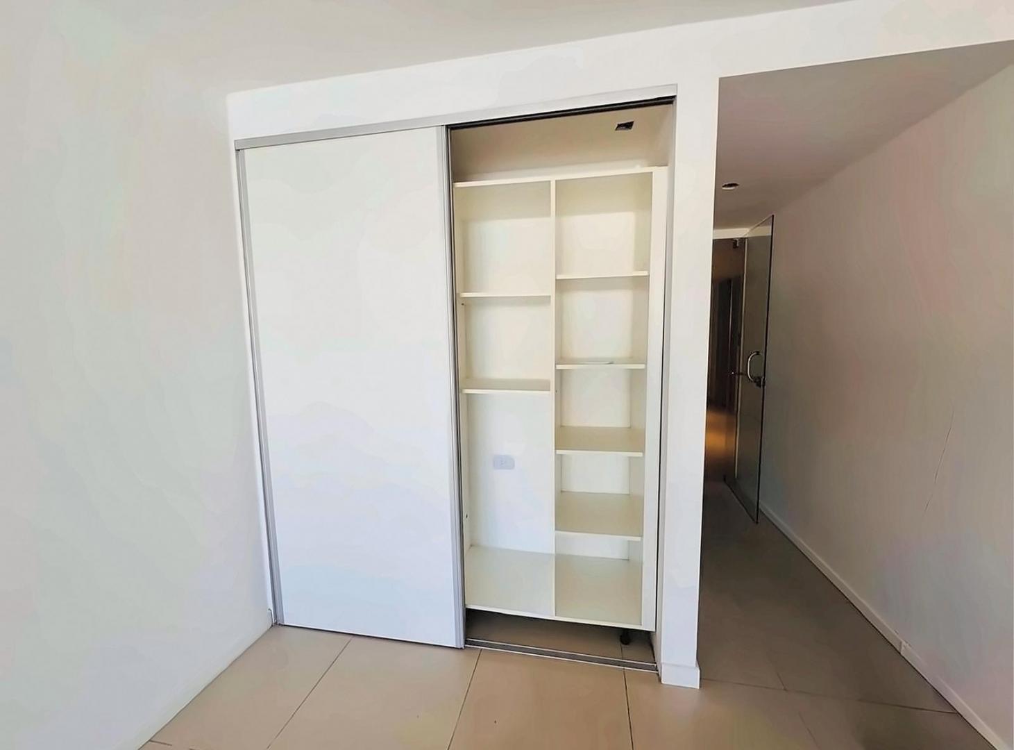 Foto de ¡Venta! Oficina – Excelente Ubicación ¡A metros de La Cañada!, imagen 2