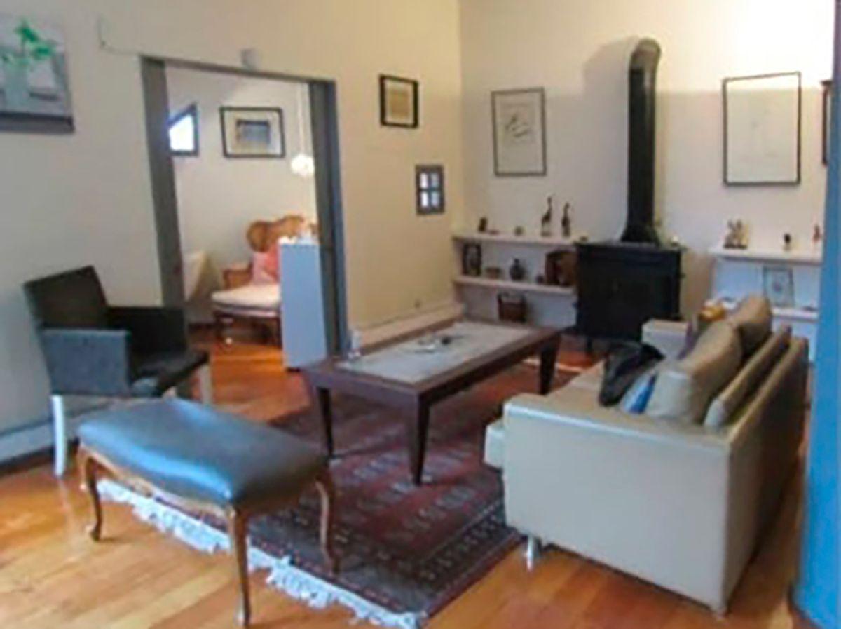 Foto de Casa en esquina con patio y terraza, imagen 2