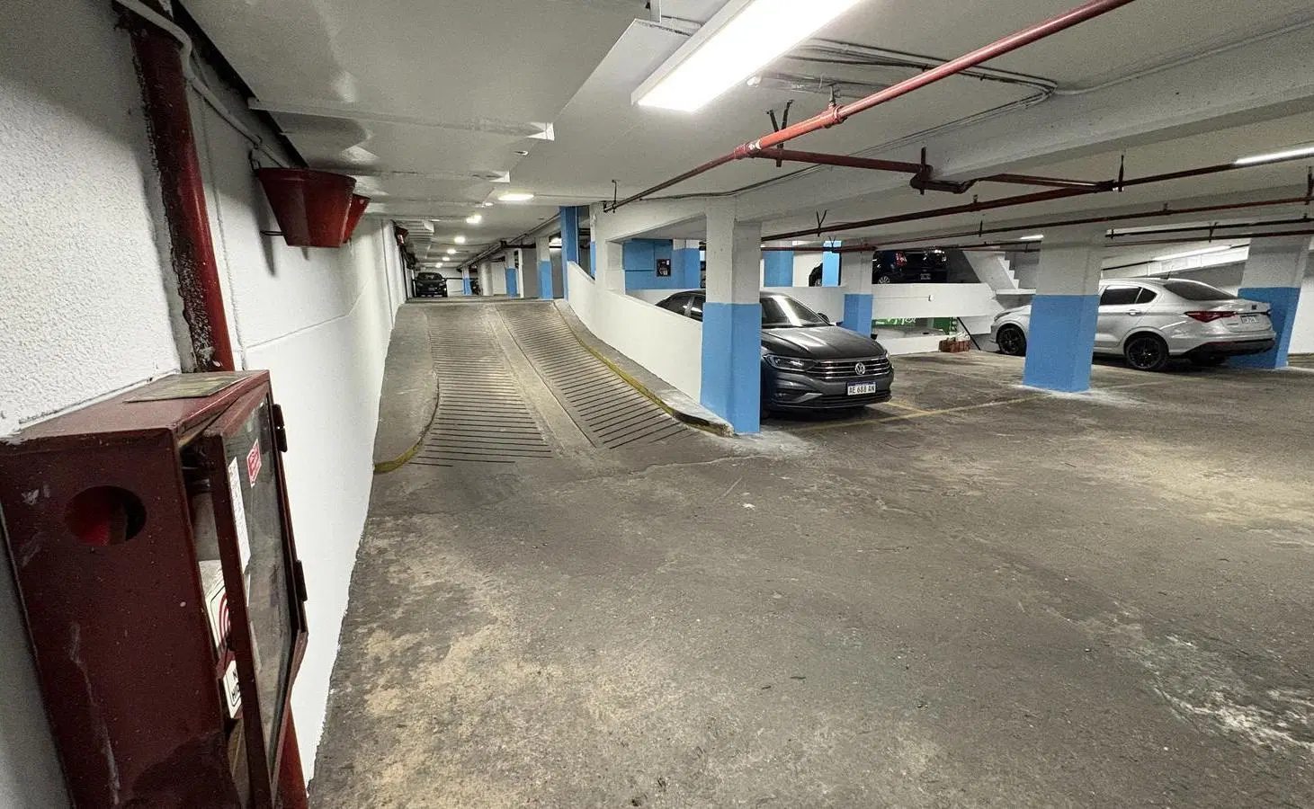 VENTA COCHERA FIJA CUBIERTA MICROCENTRO SAN NICOLAS 3