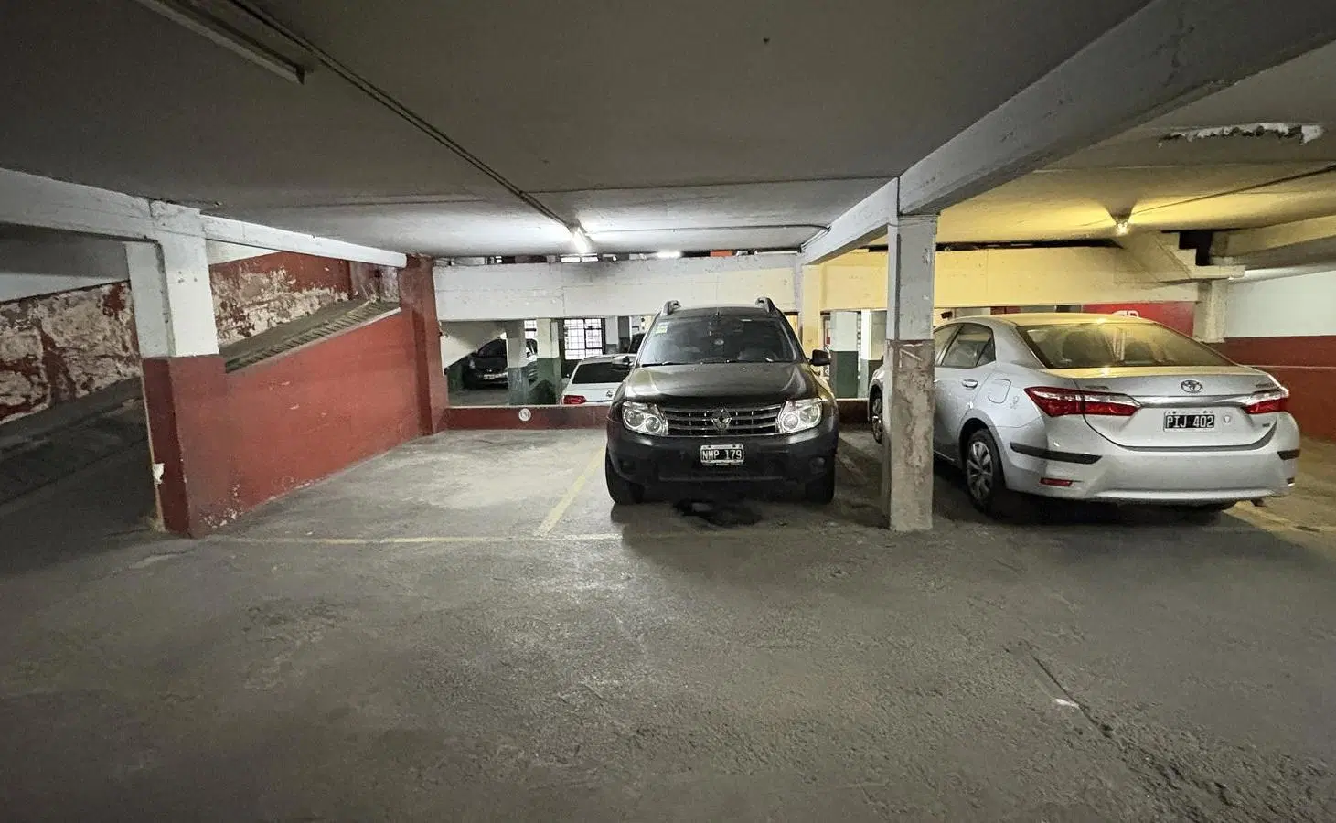 VENTA COCHERA FIJA CUBIERTA MICROCENTRO SAN NICOLAS 2