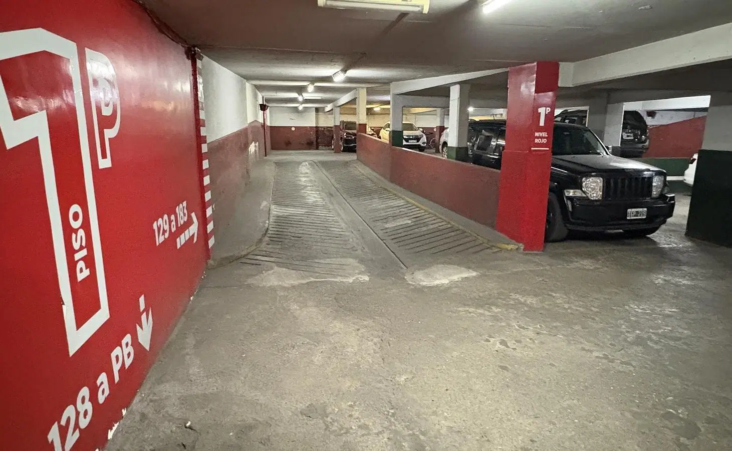 VENTA COCHERA FIJA CUBIERTA MICROCENTRO SAN NICOLAS 4