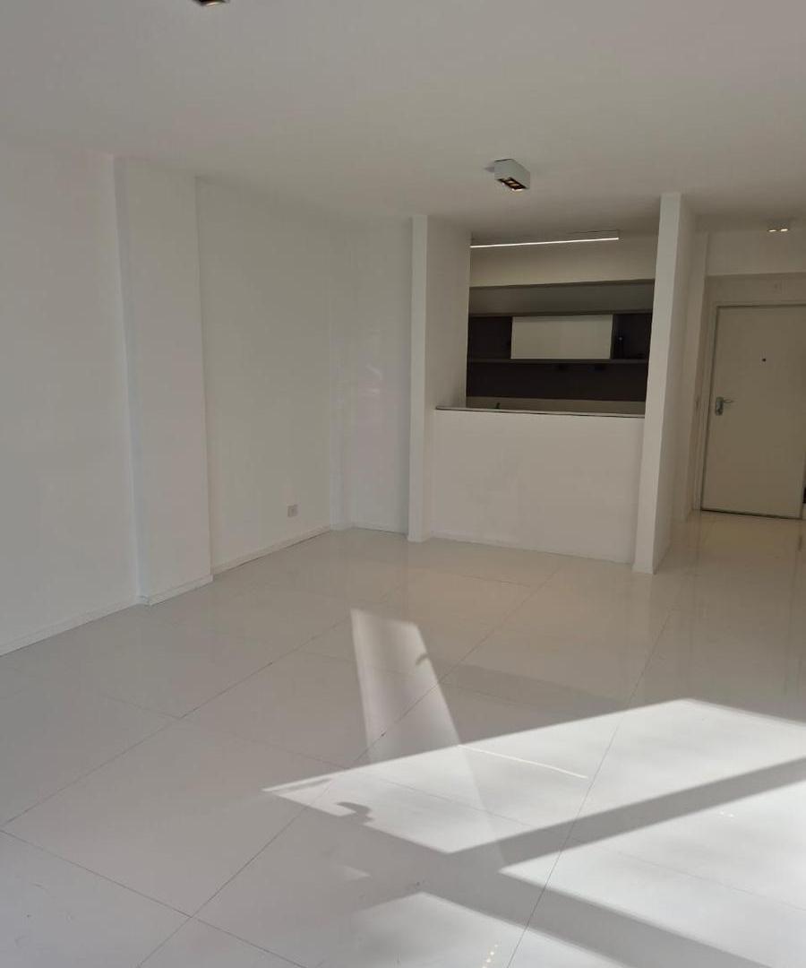 Foto de EXCLUSIVO 2 AMBIENTES CON COCHERA – VISTA AL DIQUE | PUERTO MADERO|, imagen 1