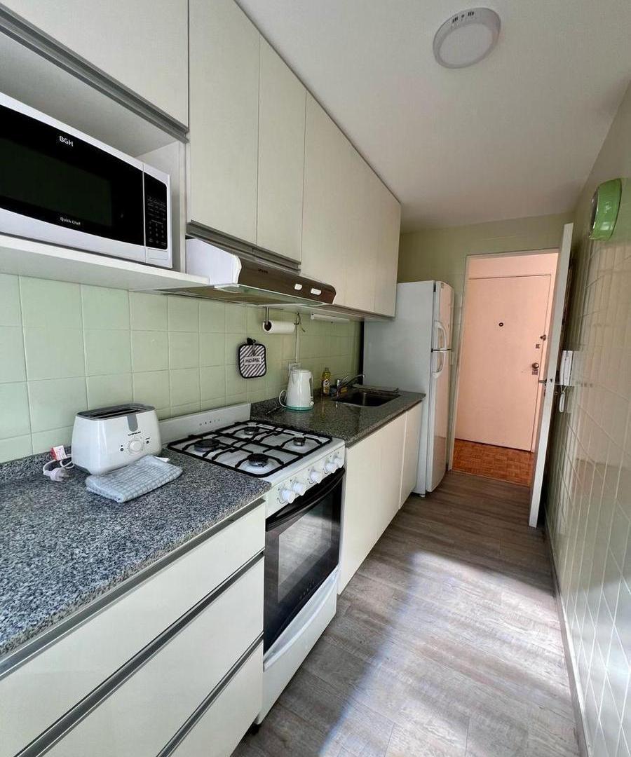 Foto de HERMOSO 2 AMBIENTES AMOBLADO – RECOLETA | BALCÓN | COCHERA, imagen 2