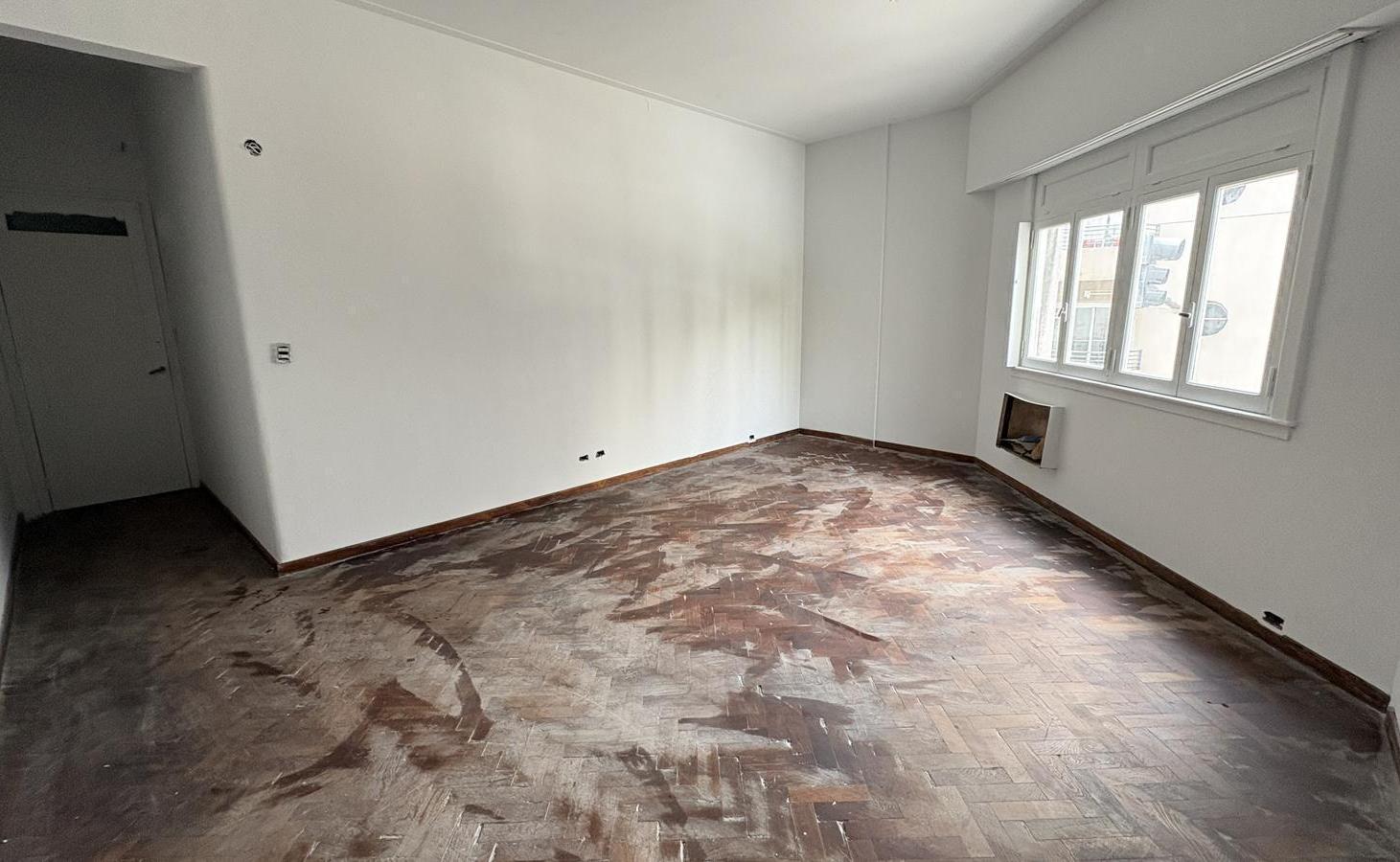Foto de VENTA ESPACIO COMERCIAL / OFICINA / DEPÓSITO – MONSERRAT, imagen 1