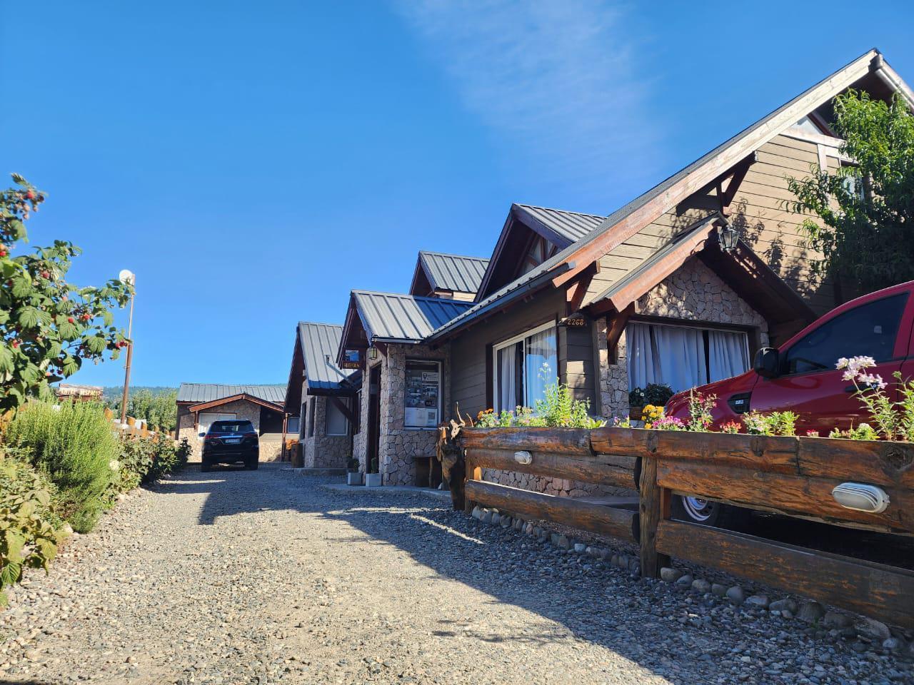 Foto de Complejo Turístico en Venta en Esquel | 5 Unidades Equipadas, imagen 1