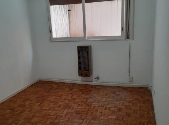 Foto de Amplio departamento 2 amb. en 3er piso con patio, imagen 5