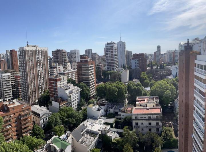 Piso alto, todo sol con vista al río 5