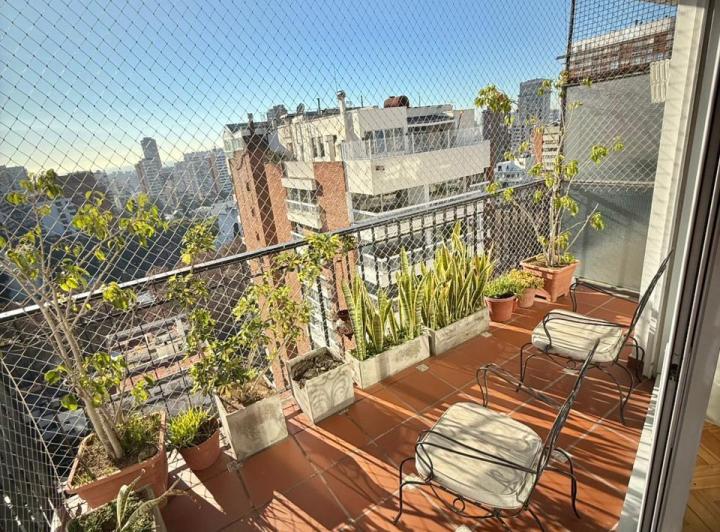 Piso alto, todo sol con vista al río 2