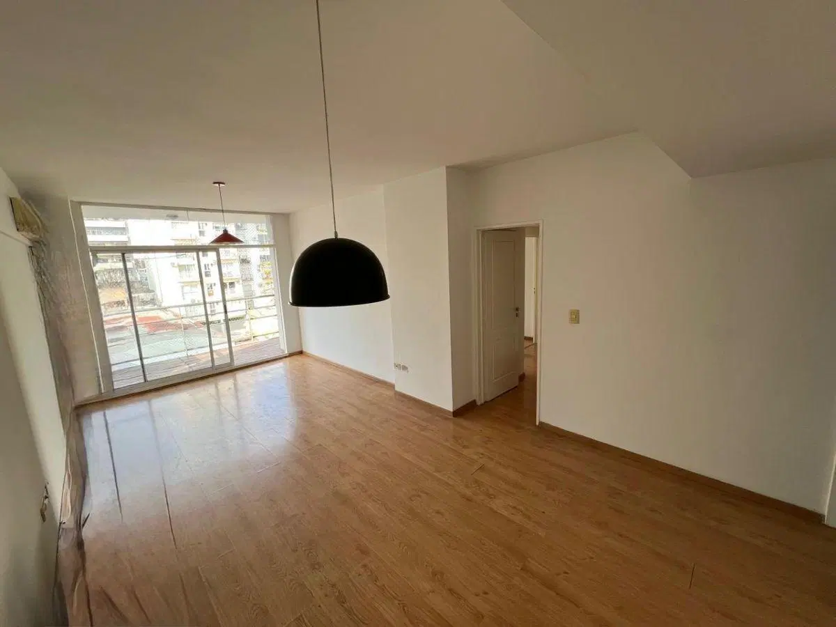 Semipiso de 4 ambientes con cochera, baulera y balcón aterrazado 4