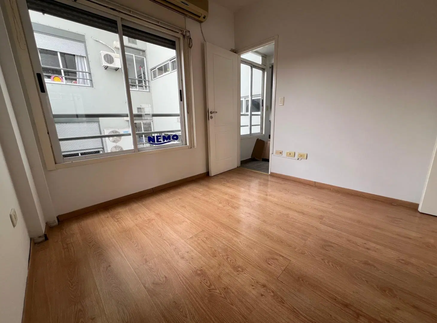 Semipiso de 4 ambientes con cochera, baulera y balcón aterrazado 2