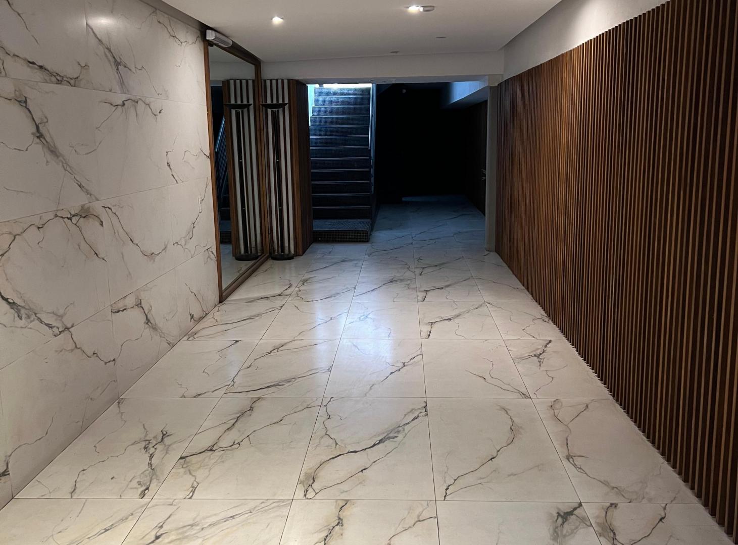 Foto de Amplísimo PH con parrilla en balcón, imagen 4