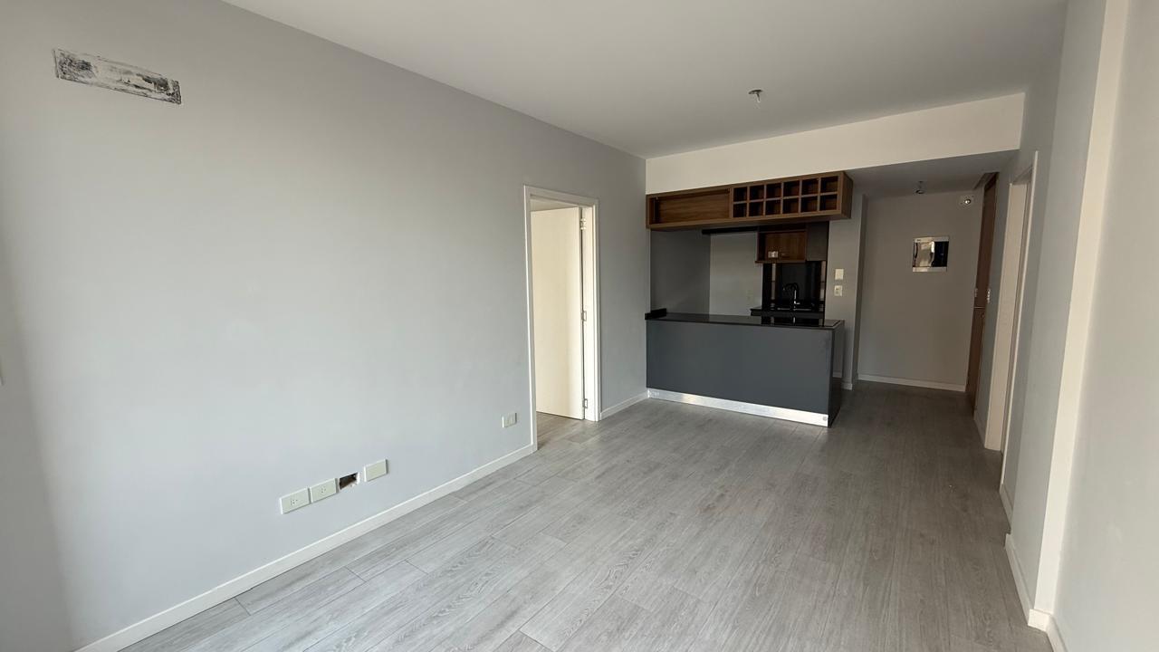 Amplio 2 amb en venta al contrafrente con dorm en suite