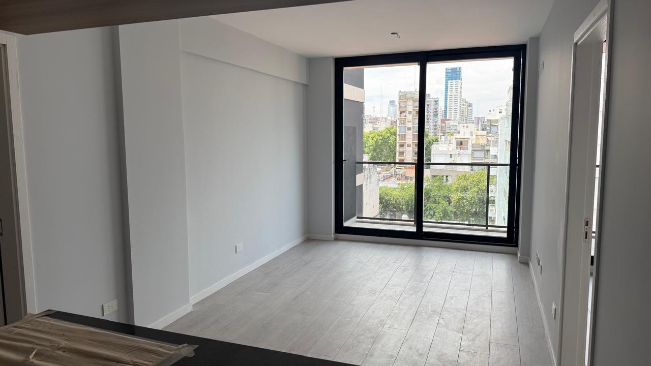 Amplio 2 amb en venta al contrafrente con dorm en suite