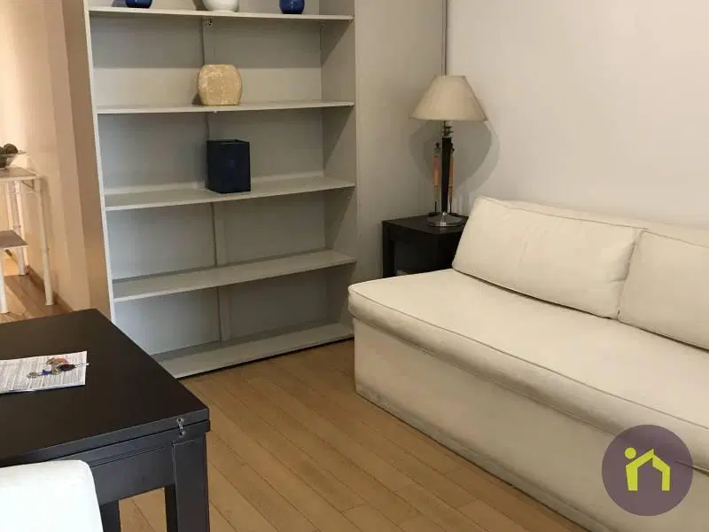 EXCLUSIVO MONOAMBIENTE AMOBLADO A METROS DE PLAZA SAN MARTÍN 5