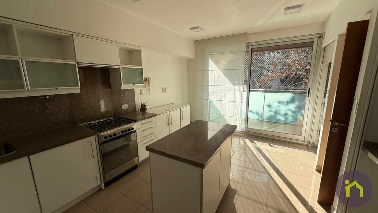 Foto de Departamento en venta 4 ambientes en Belgrano, piso único con cochera, imagen 3
