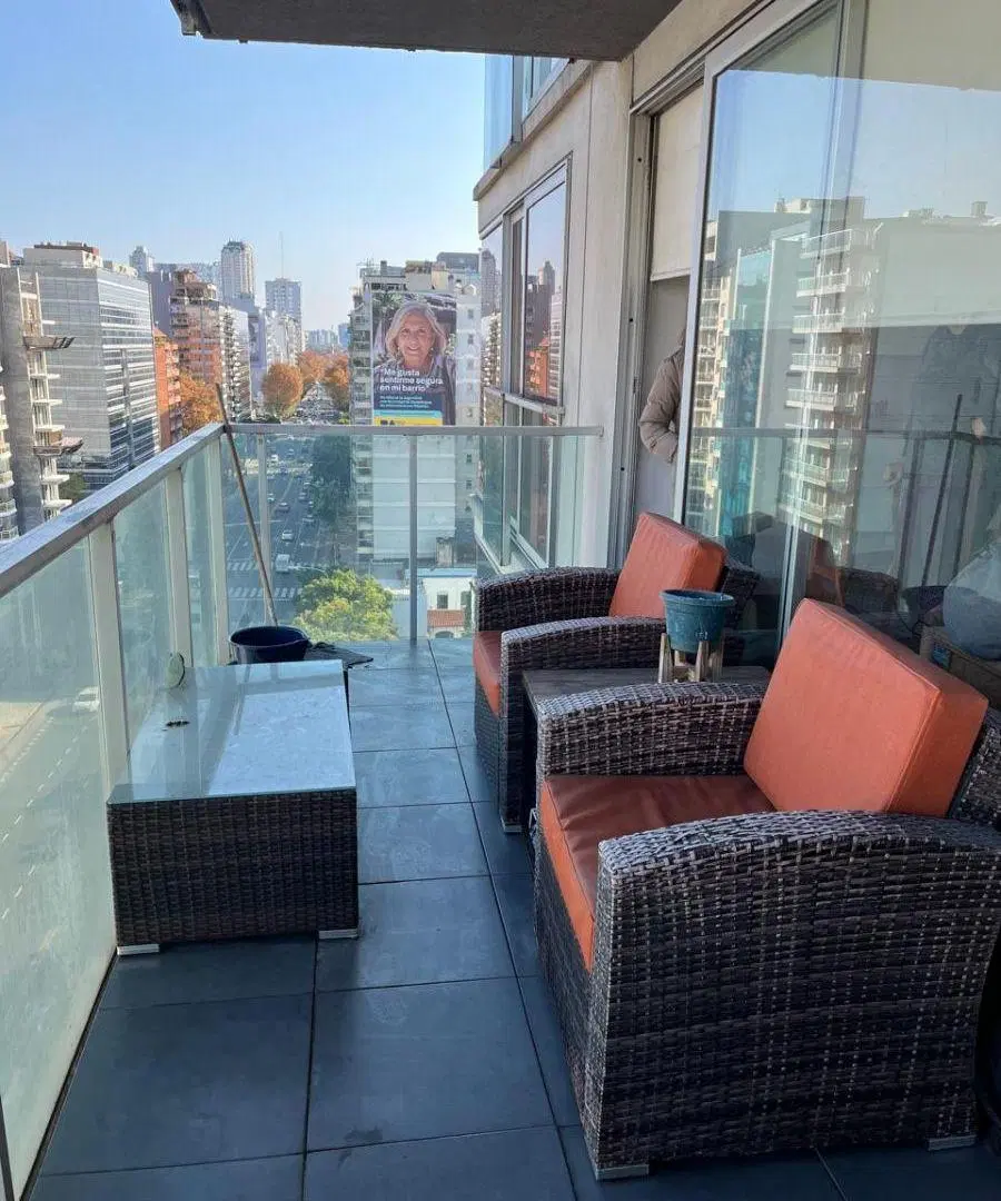 Excelente monoambiente con balcón terraza, super luminoso! 4