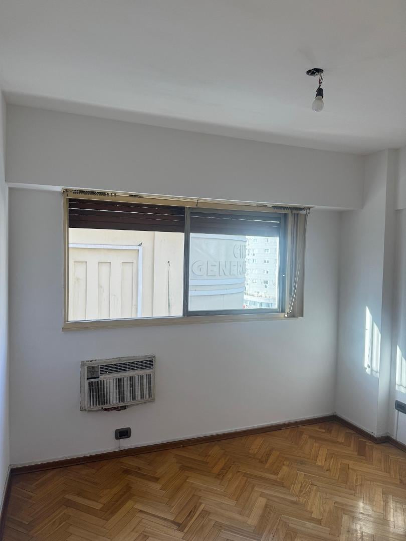 Foto de En alquiler: Depto 2 ambientes Rivera esquina Cabildo, imagen 3