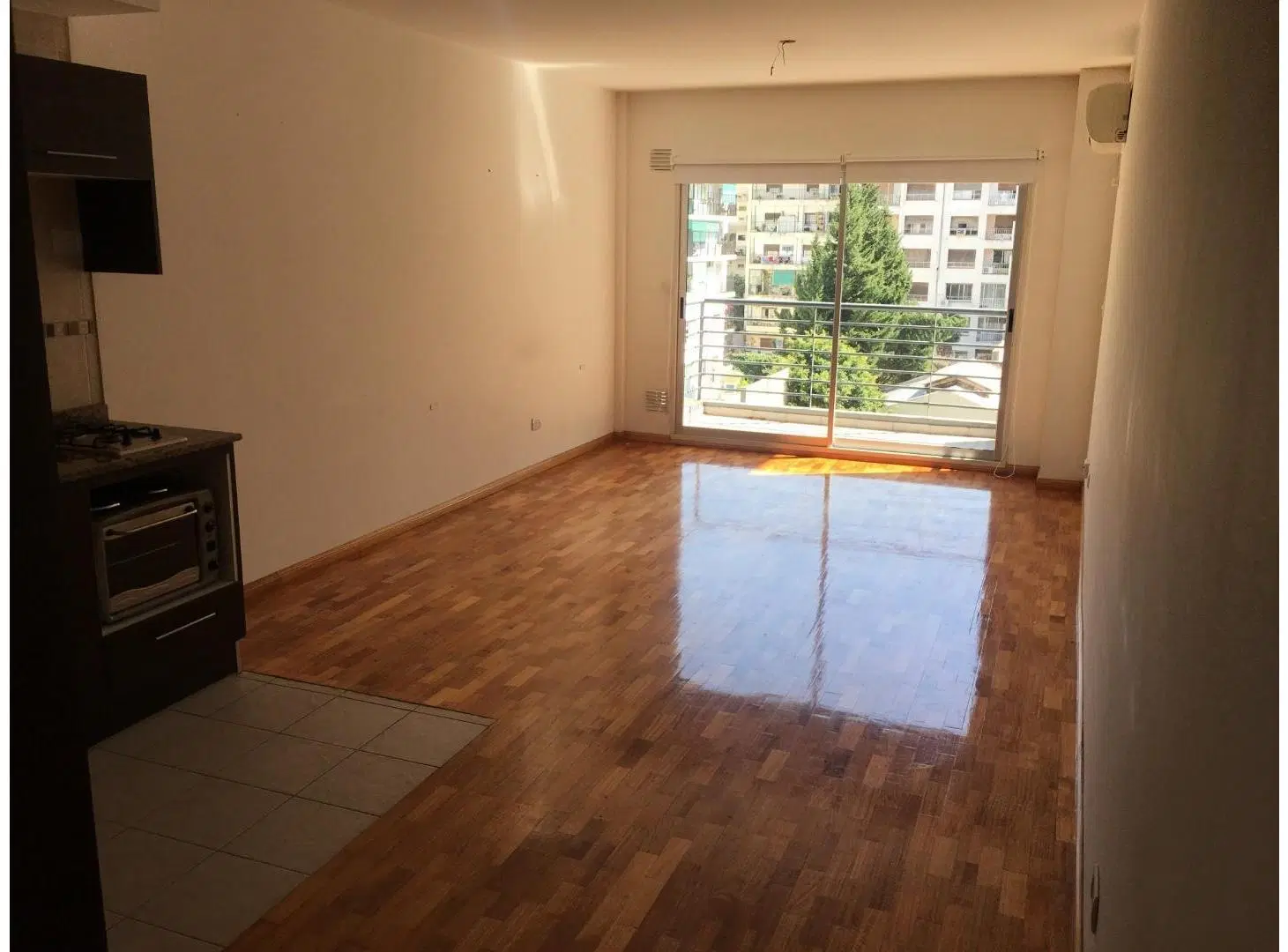 Villa Urquiza. Mendoza y Avalos.- Monoambiente en Alquiler.- 1
