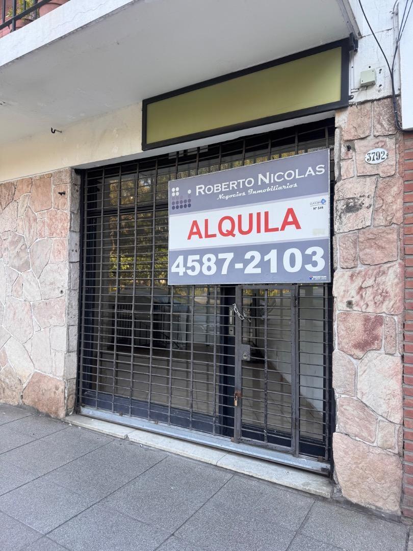 Almagro Local 34m2 Impecable estado Peron y Salguero. Frente