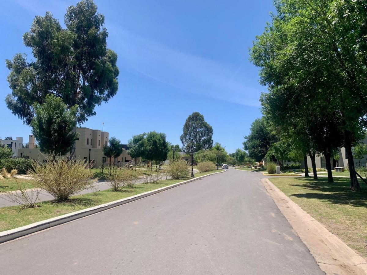 Lote en venta Barrio Santo Tomás Pilar km50