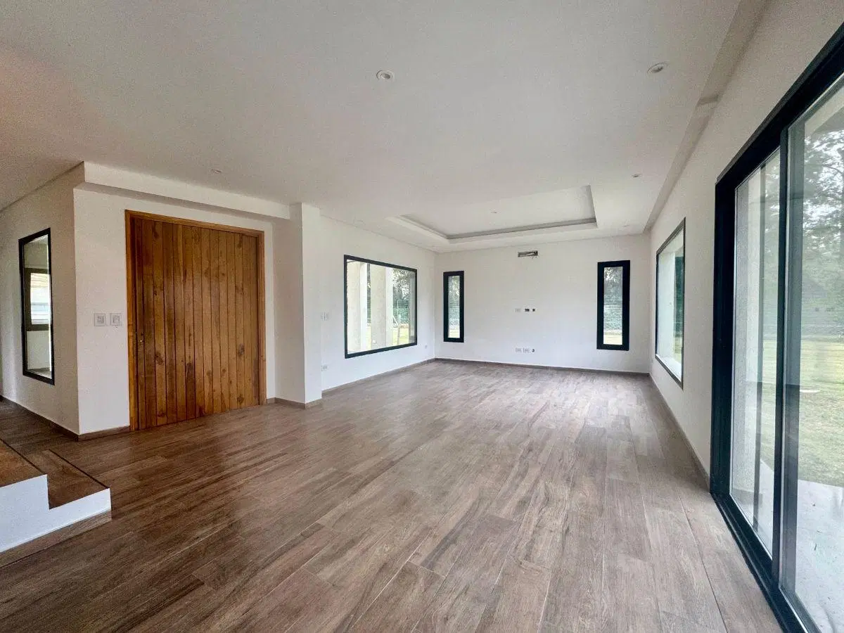 Casa en venta a estrenar en Pilar 4