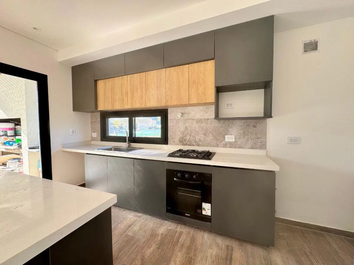 Casa en venta a estrenar en Pilar 3