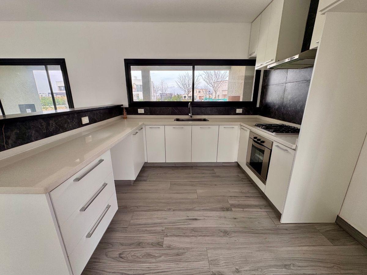 Foto de Casa en alquiler 3 dorm con pileta en Pilar, imagen 1