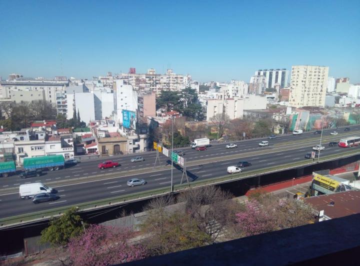 Muy lindo monoambiente con balcón 4