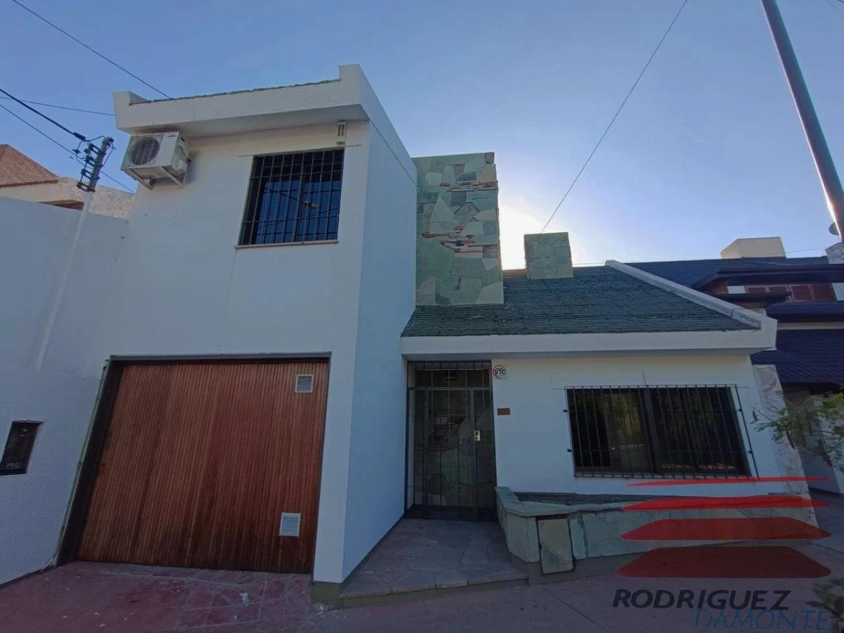 Casa Venta Dorrego 3 Dormitorios Dependencia Mendoza