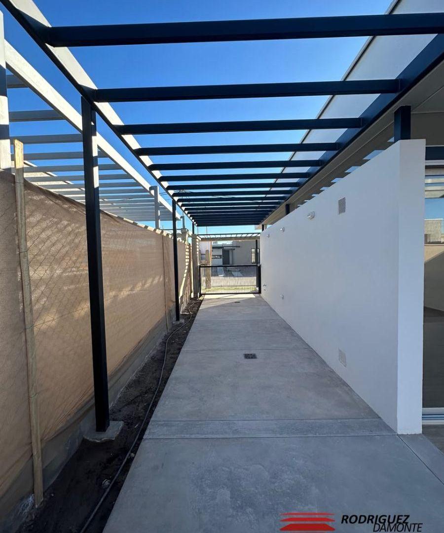 Foto de VENTA CASA A ESTRENAR EN BARRIO LAR DE TERRADA – LUJÁN DE CUYO, imagen 5