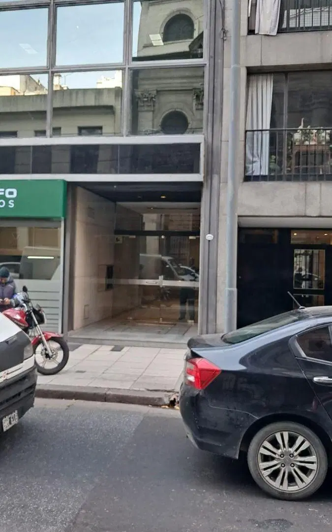 OFCINA AL FRENTE 143M2 6 AMBIENTES 1