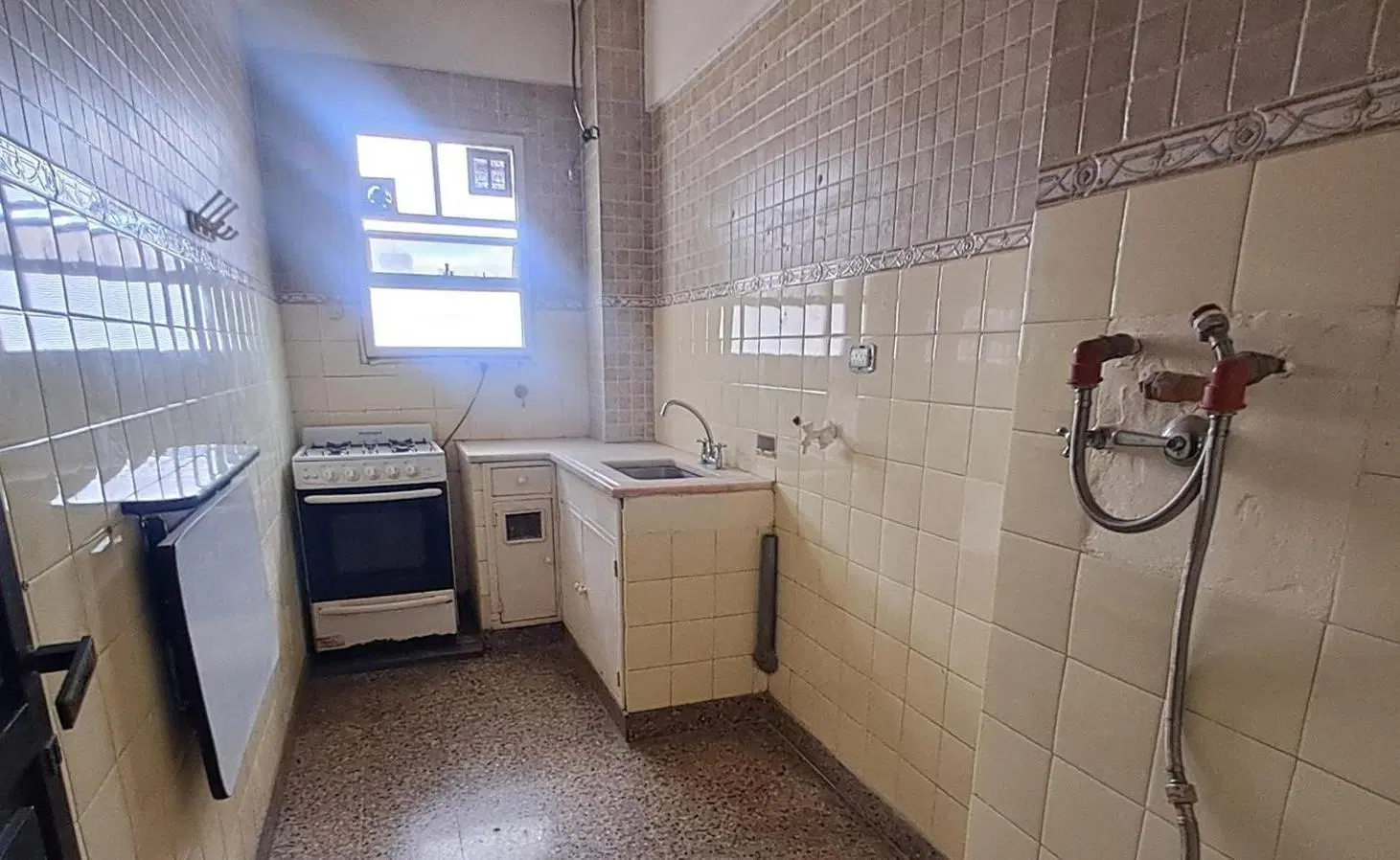 Departamento de 2 ambientes con cochera en Retiro 4