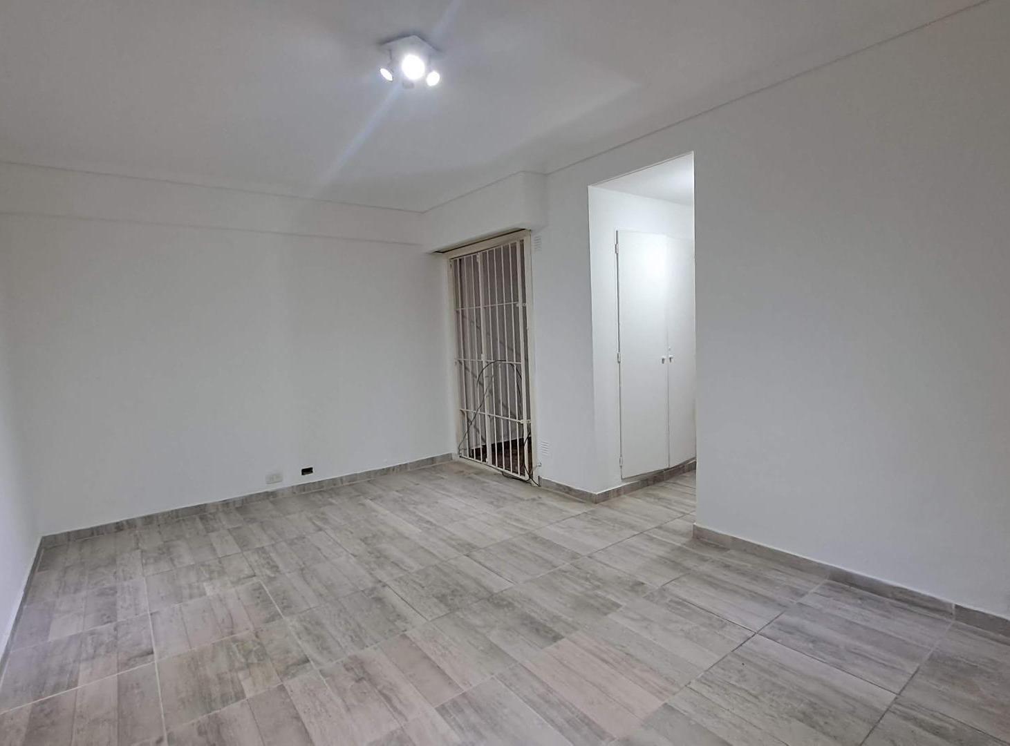 Foto de Departamento de 2 ambientes RECICLADO - 1er PISO c/2patios, imagen 5