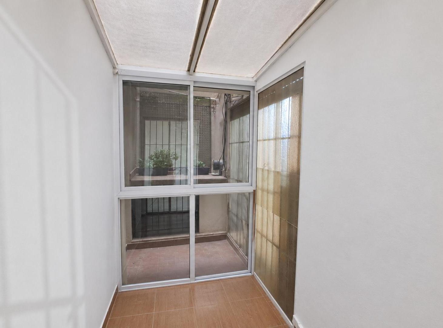 Foto de Departamento de 2 ambientes RECICLADO - 1er PISO c/2patios, imagen 4