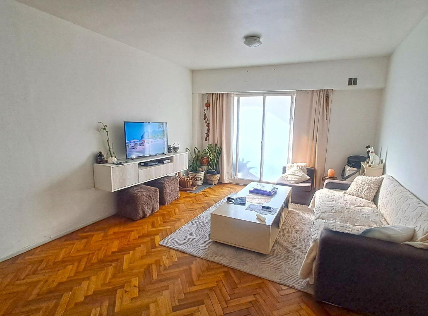 Foto de Departamento de 3 ambientes APTO PROFESIONAL al frente, imagen 1