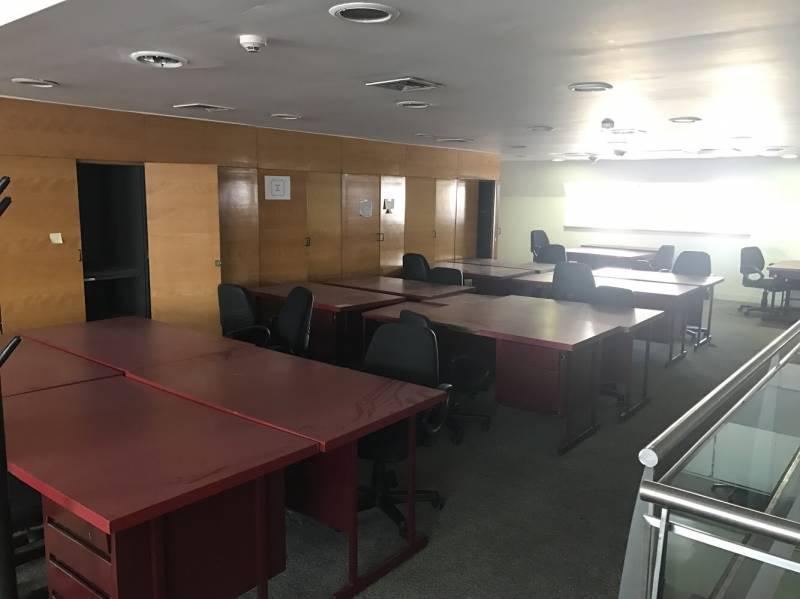 Foto de Edificio de Retail y Oficinas con 700 Puestos de trabajo Oportunidad, imagen 4