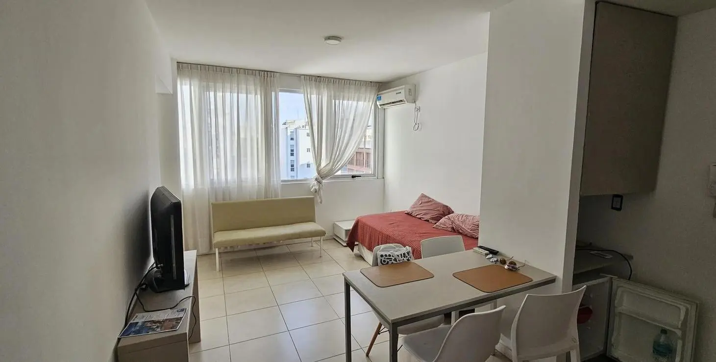 Venta de departamento dos ambientes con cochera y amenities. 3