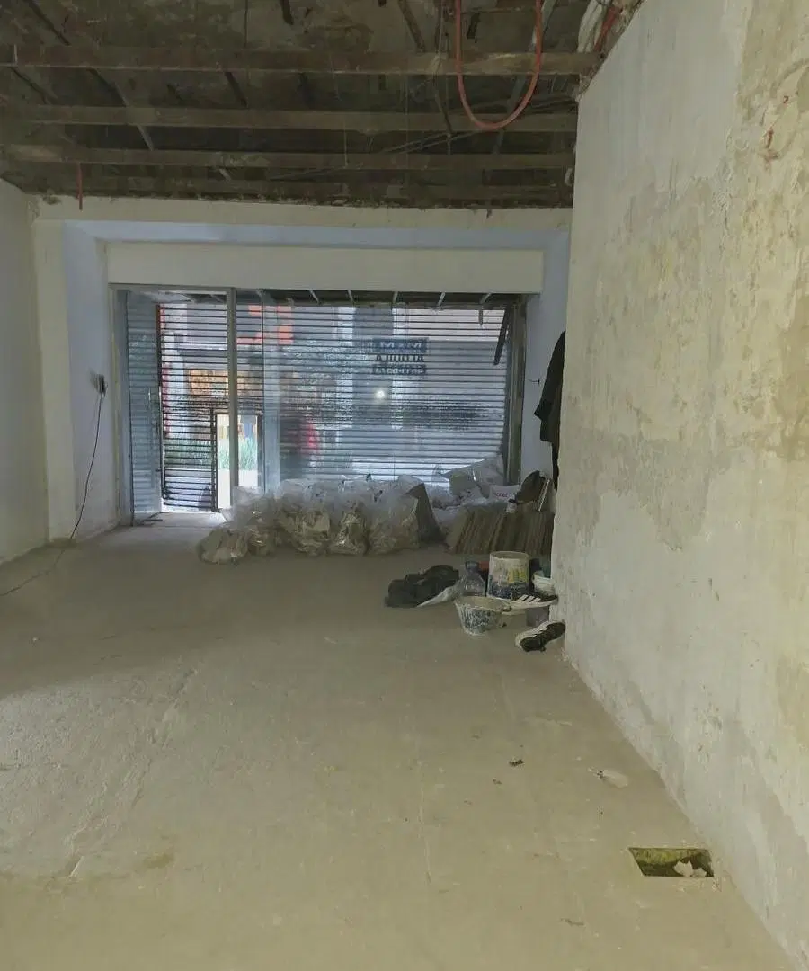 Edificio ComercialOportunidad Premium para Inversores: Gran Inmueble en Lote Propio en el Corazón de 4