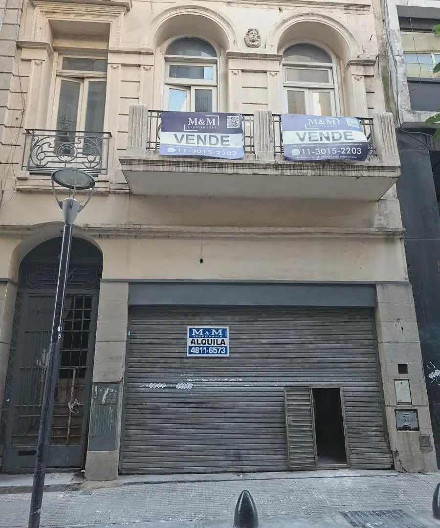 Edificio ComercialOportunidad Premium para Inversores: Gran Inmueble en Lote Propio en el Corazón de 3