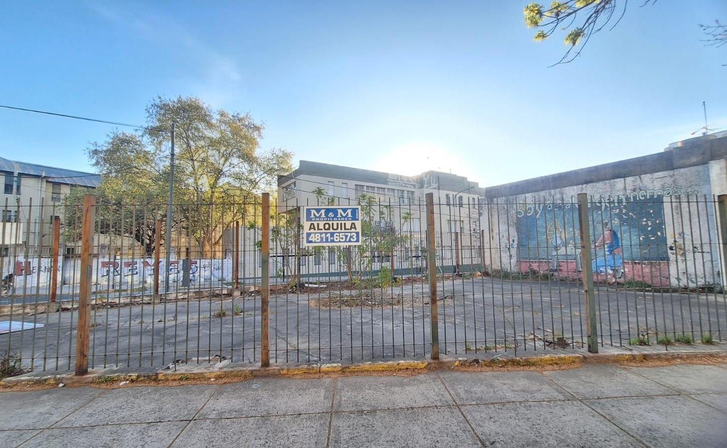 Oportunidad Única para Inversores en Salta 2261: Lote Comercial con Frente de 23 Metros y Potencial